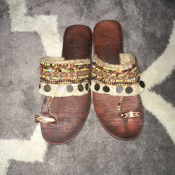 Sandals - Picture 2 of 4